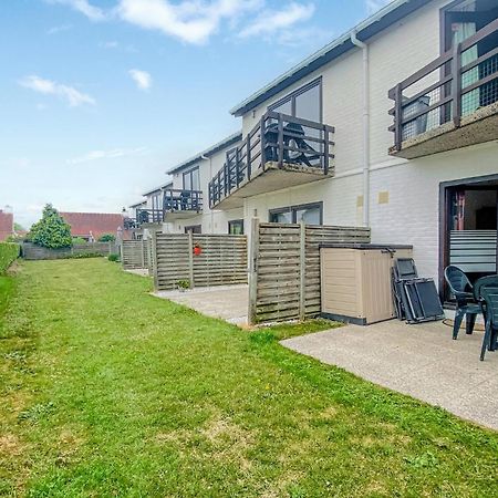 Beautiful Apartment In Bredene With Kitchen Екстериор снимка