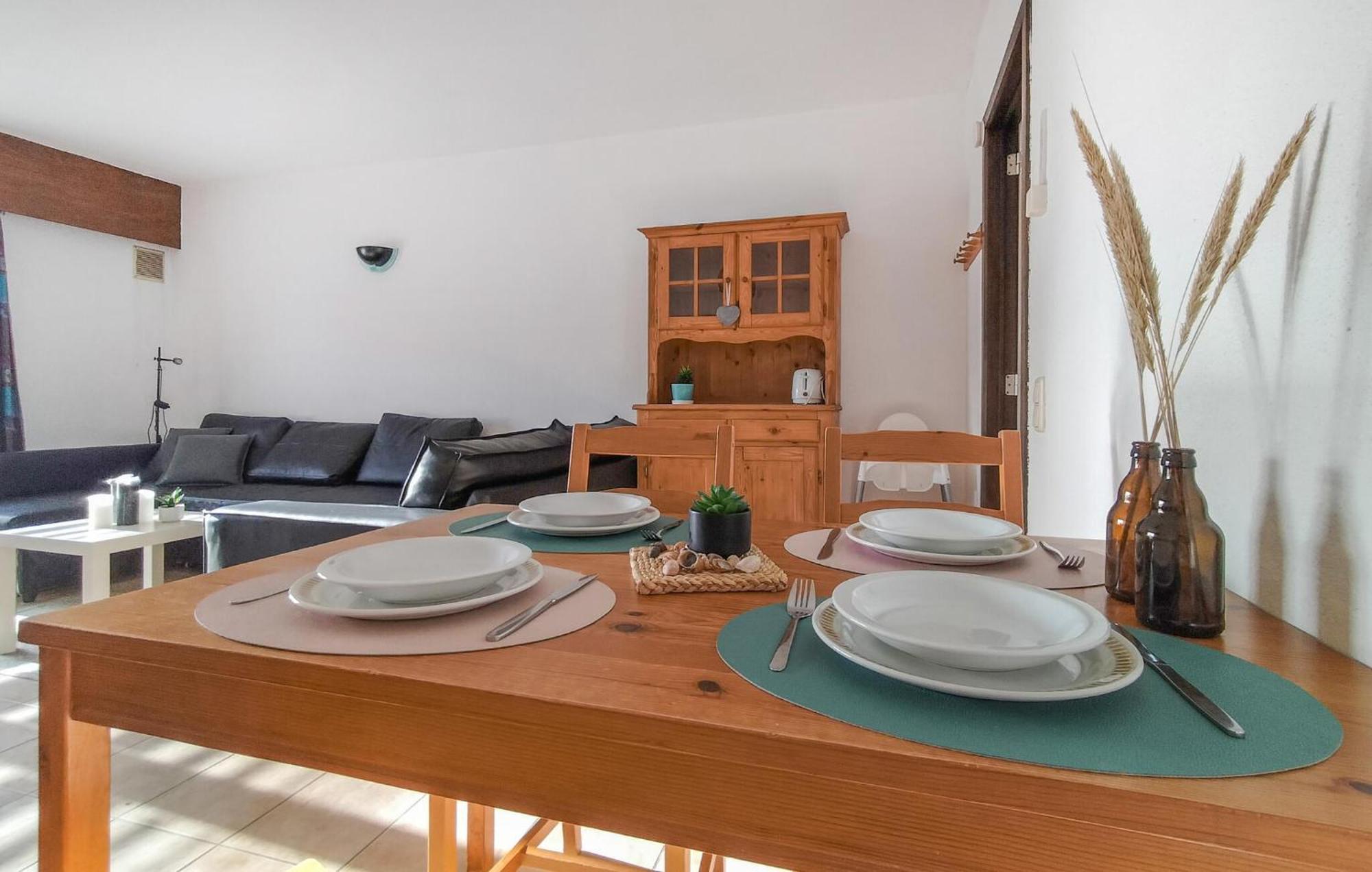 Beautiful Apartment In Bredene With Kitchen Екстериор снимка